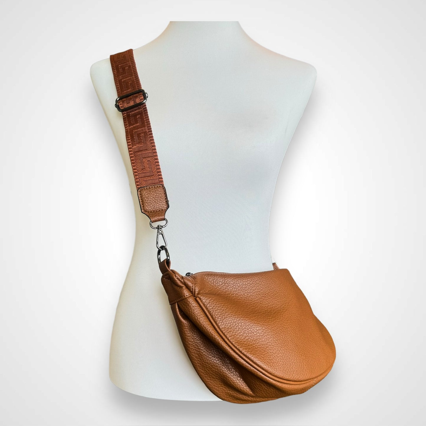Elegante Damen Vegane Halbmondbag | Bananenbag | Crossbodybag - VEGAN - 11 Farben - Erin