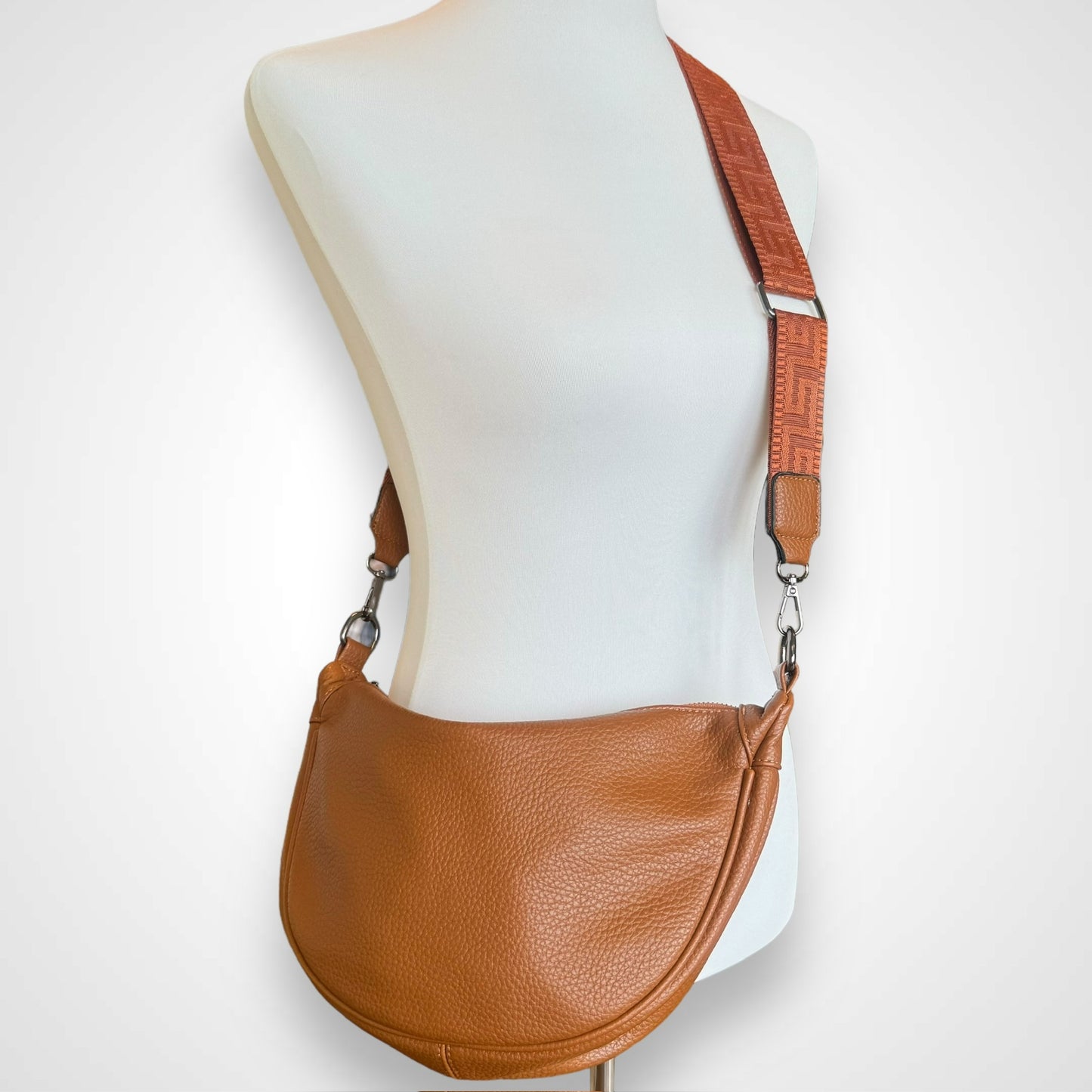Elegante Damen Vegane Halbmondbag | Bananenbag | Crossbodybag - VEGAN - 11 Farben - Erin