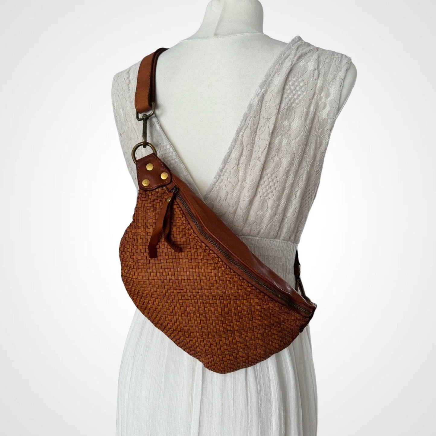 Geflochtene Ledertasche, fein gewebt, butterweiches Premium Leder, Crossbody Bag, Bauchtasche Damen, Umhängetasche, Gürteltasche,Farbauswahl