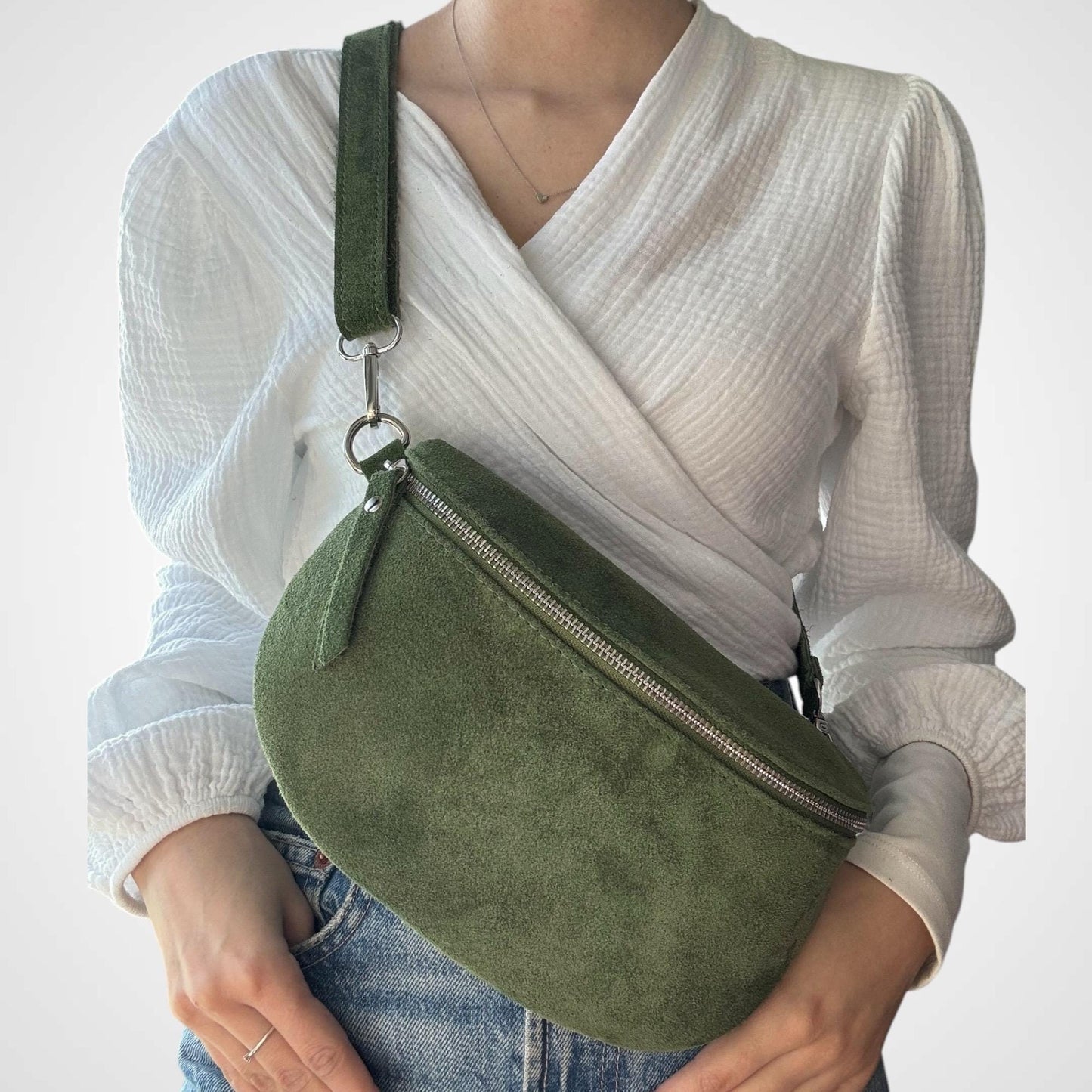 Wildleder Crossbody Bag, Umhängetasche Damen, Crossbag Veloursleder, Bauchtasche aus Wildleder, Gürteltasche, Ledertasche, M - Farbauswahl