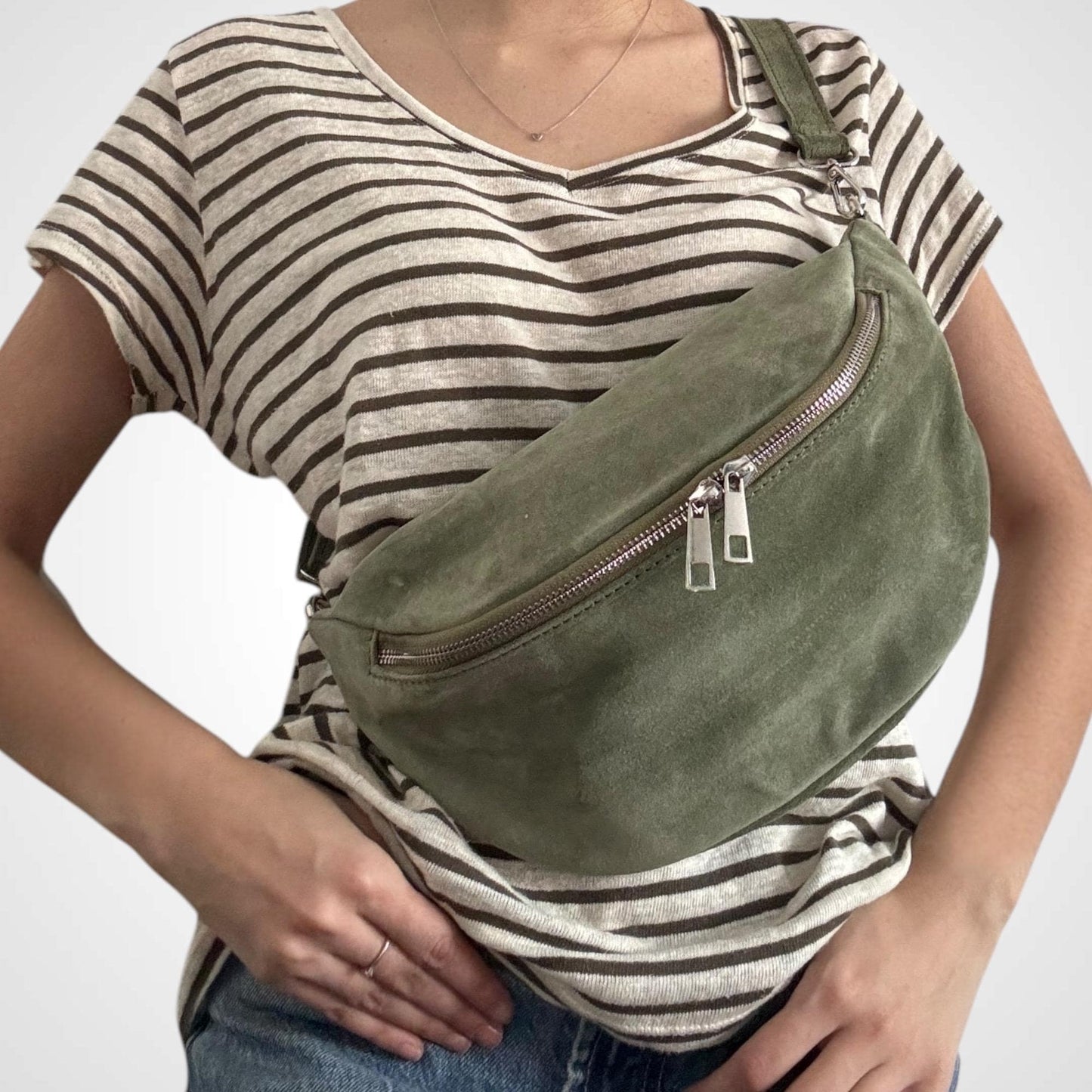 Wildleder Crossbody Bag, Umhängetasche Damen, Crossbag Veloursleder, Bauchtasche Wildleder, Gürteltasche, Tasche aus Wildleder, Mittelgroß