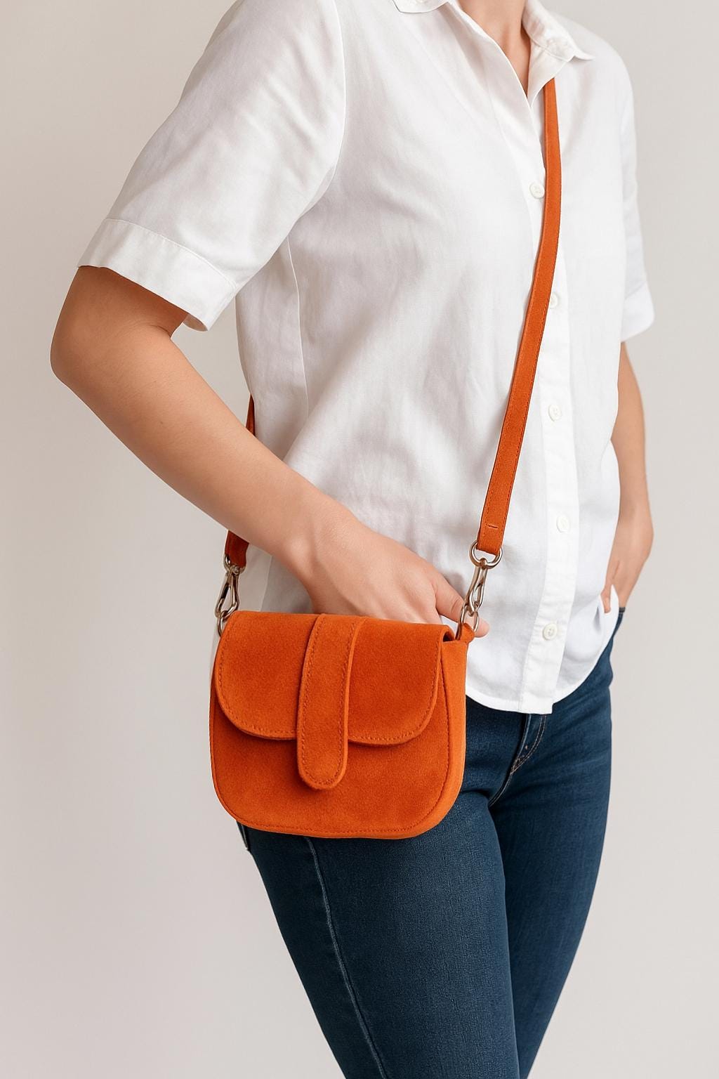 Wildleder Umhängetasche, Crossbody Bag Damen, Crossbag Veloursleder, Schultertasche Wildleder, runde Tasche, Ledertasche, Orange, Pink, Grün