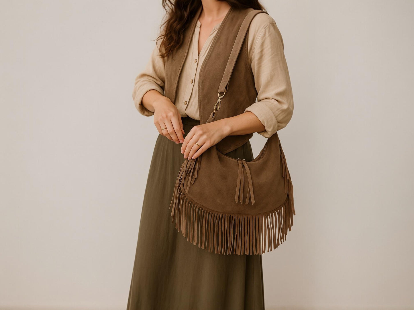 Wildleder Tasche, Umhängetasche mit Fransen, Crossbody Bag, Baguette bag, Clap Bag, Veloursleder, Schultertasche, Ledertasche Damen