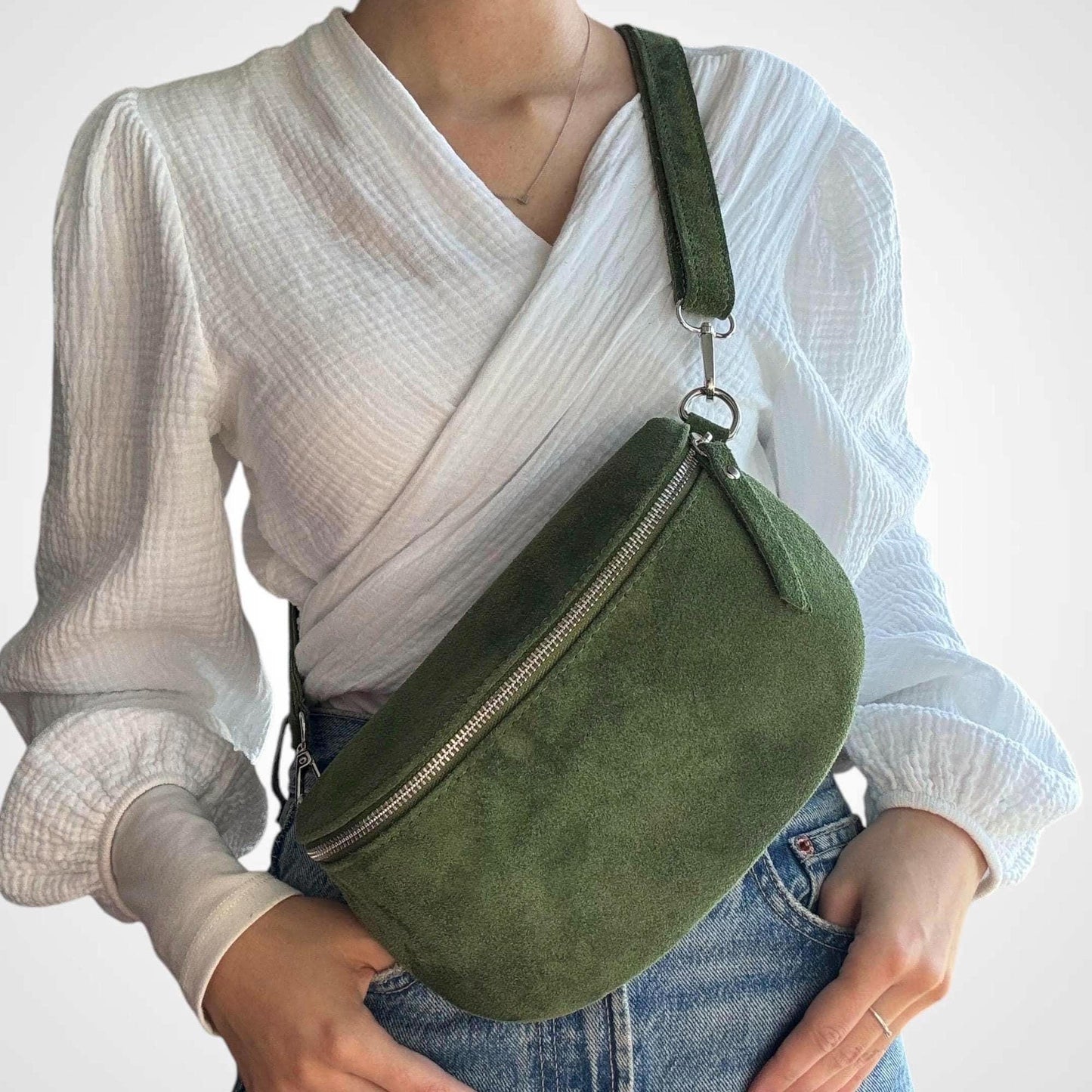 Wildleder Crossbody Bag, Umhängetasche Damen, Crossbag Veloursleder, Bauchtasche aus Wildleder, Gürteltasche, Ledertasche, M - Farbauswahl