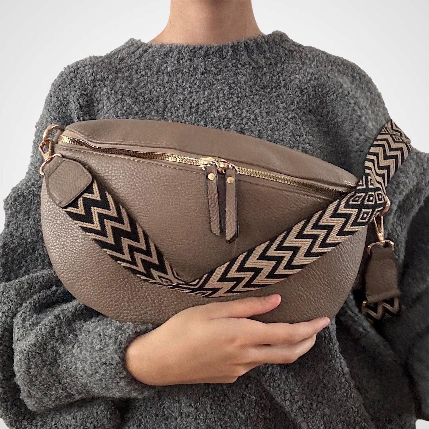 Damen Crossbody Tasche Groß Taupe – Umhängetasche mit Gold Reißverschluss VEGAN