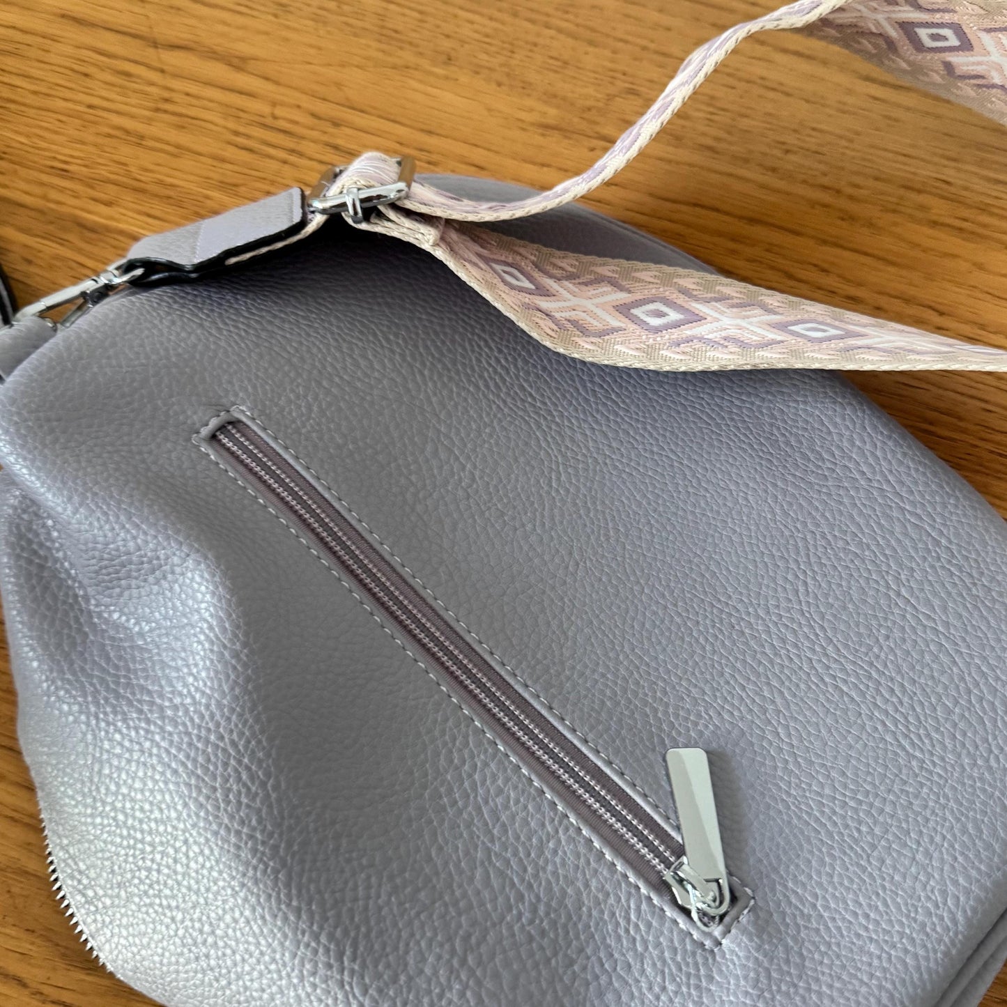 Damen Crossbody Set Flieder – Bauchtasche mit Geldbörse & Wechselgurt VEGAN