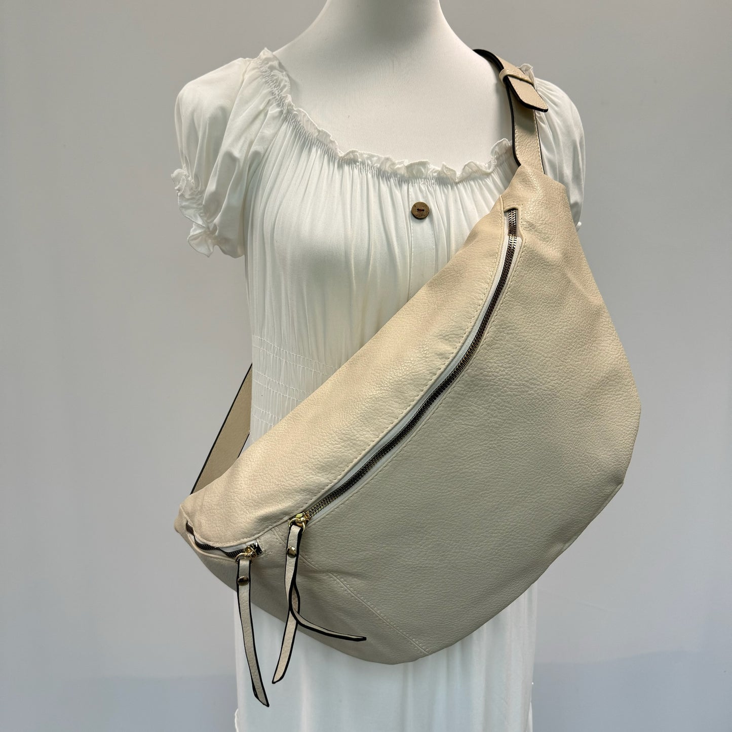 XXL Crossbody Tasche Damen – Große Bauchtasche & Umhängetasche VEGAN mit viel Stauraum