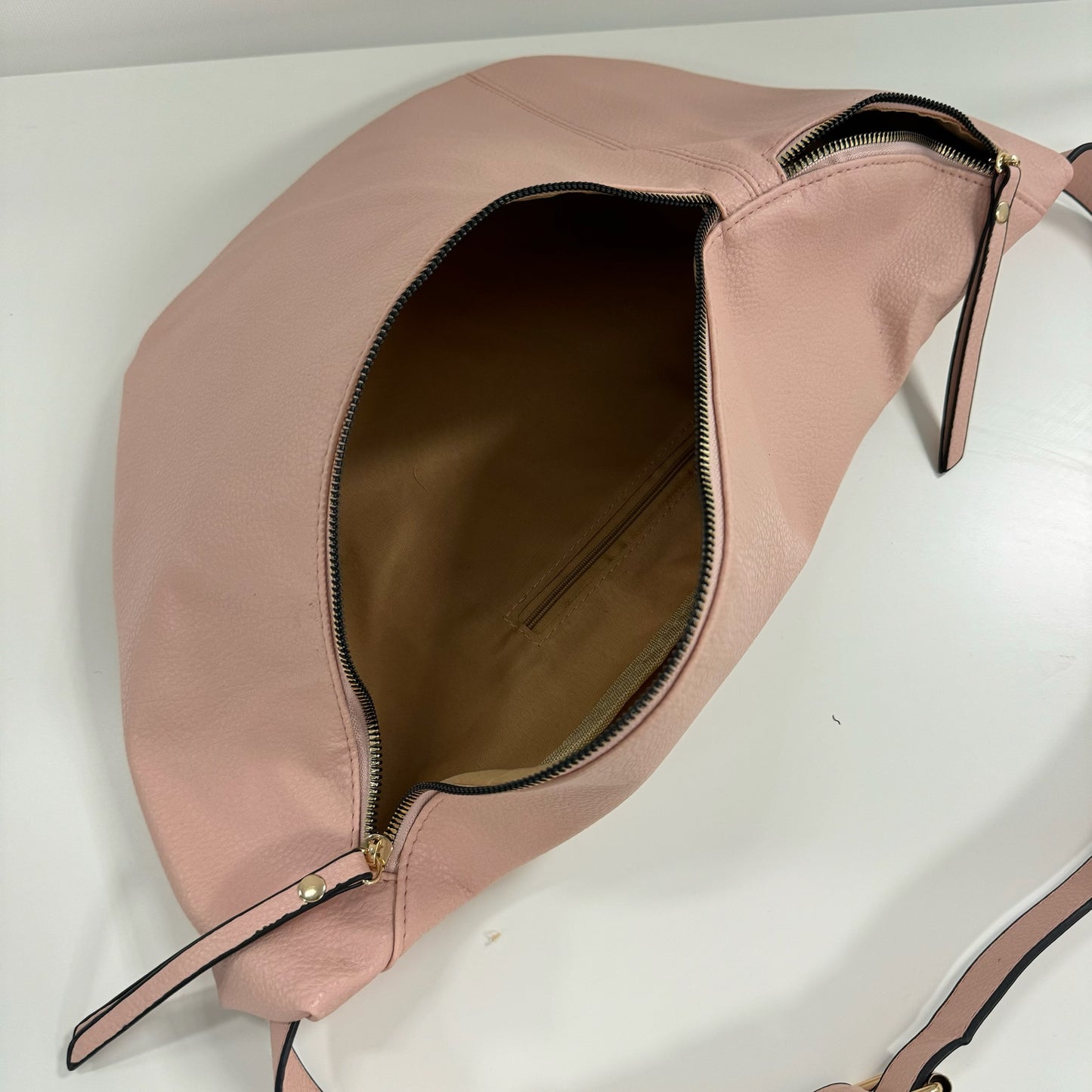 XXL Crossbody Tasche Damen – Große Bauchtasche & Umhängetasche VEGAN mit viel Stauraum