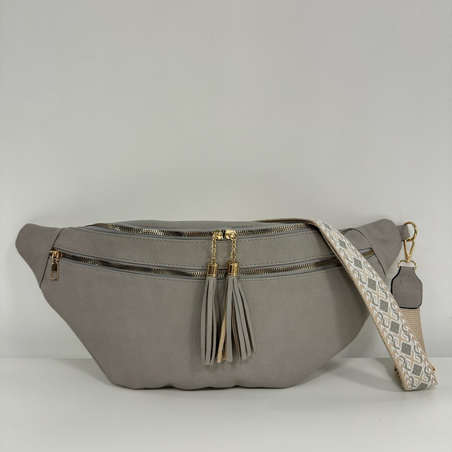 Damen Crossbody Tasche XXL – Half Moon Bag Sling Bag Vegan Leder