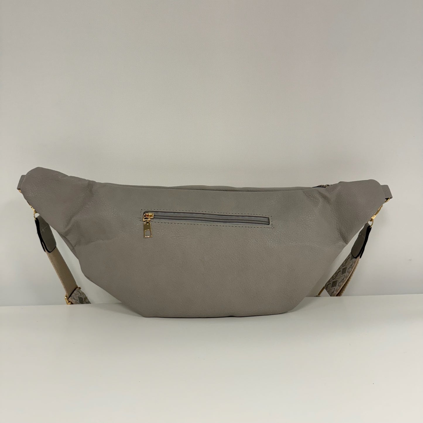 Damen Crossbody Tasche XXL – Half Moon Bag Sling Bag Vegan Leder