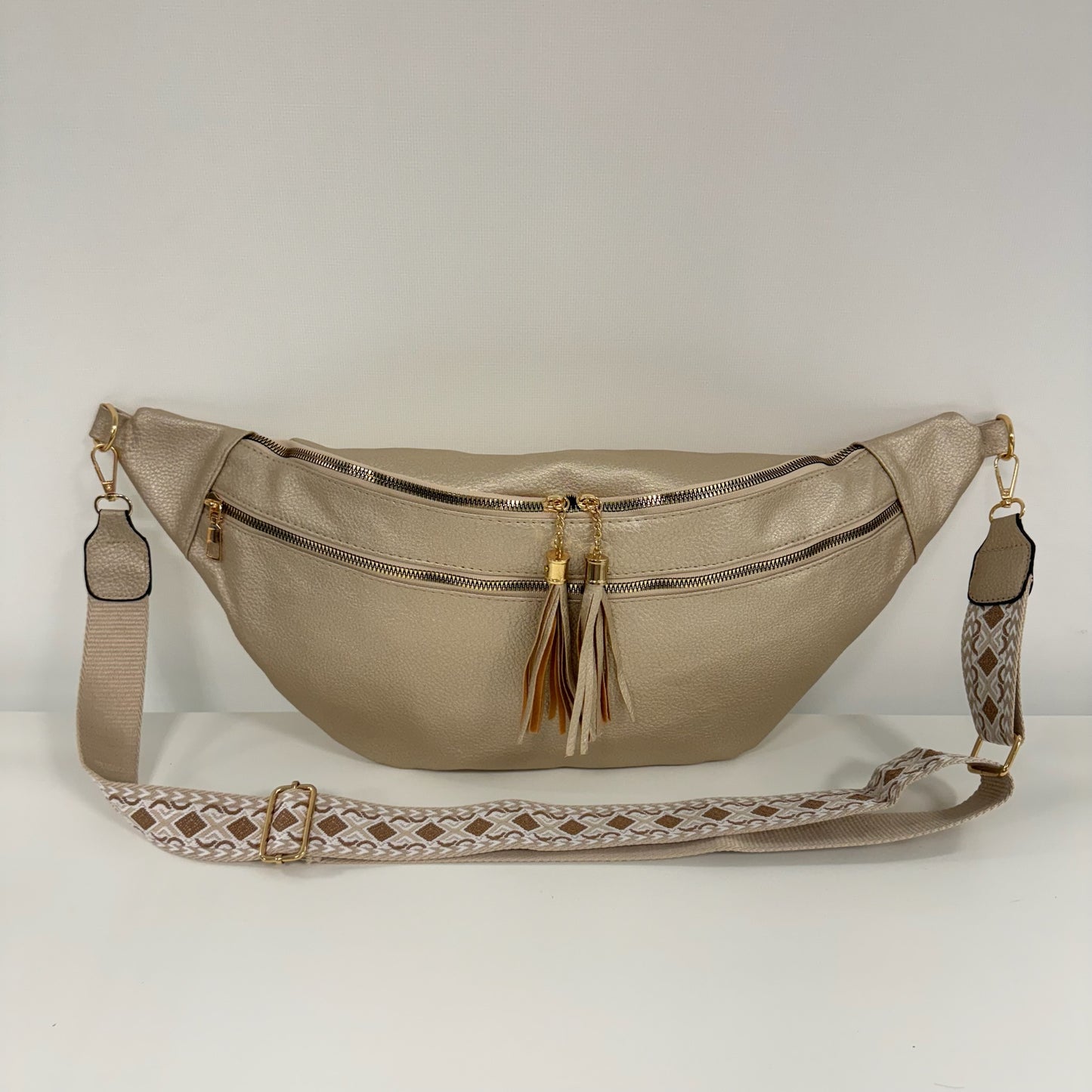Damen Crossbody Tasche XXL – Half Moon Bag Sling Bag Vegan Leder