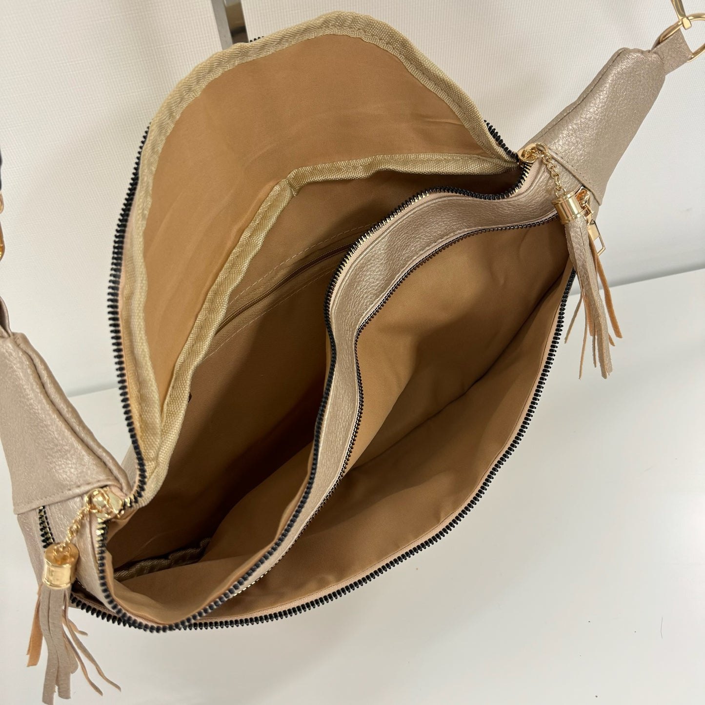 Damen Crossbody Tasche XXL – Half Moon Bag Sling Bag Vegan Leder