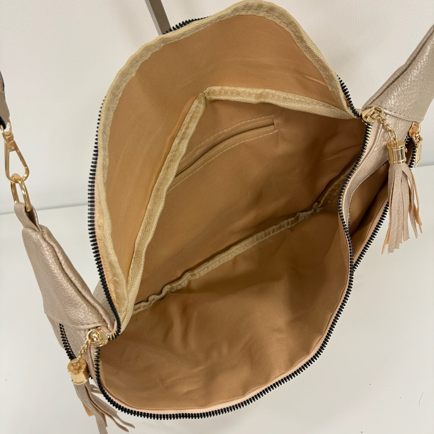Damen Crossbody Tasche XXL – Half Moon Bag Sling Bag Vegan Leder