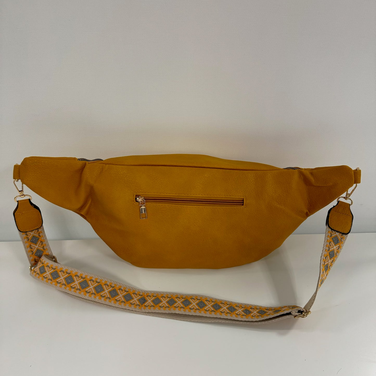 Damen Crossbody Tasche XXL – Half Moon Bag Sling Bag Vegan Leder