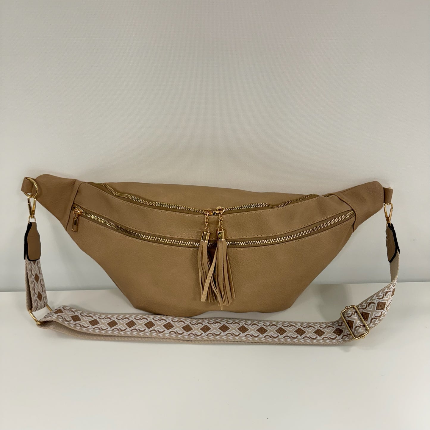Damen Crossbody Tasche XXL – Half Moon Bag Sling Bag Vegan Leder