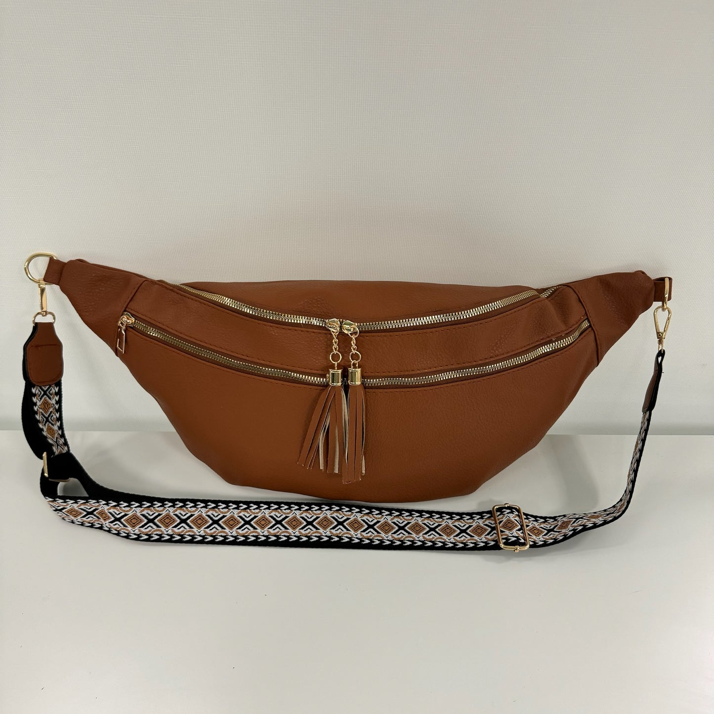 Damen Crossbody Tasche XXL – Half Moon Bag Sling Bag Vegan Leder