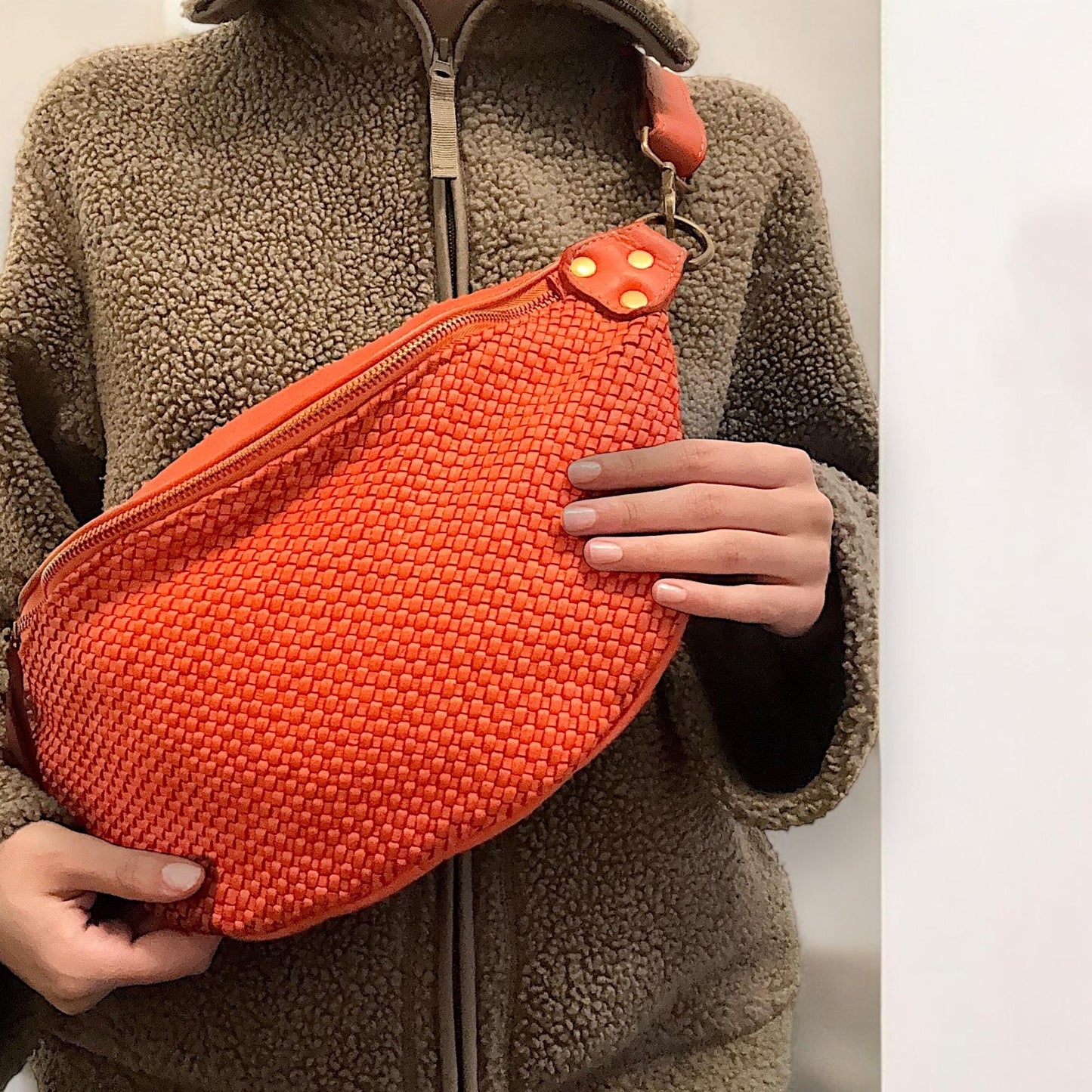 Geflochtene Ledertasche, fein gewebt, butterweiches Premium Leder, Crossbody Bag, Bauchtasche Damen, Umhängetasche, Gürteltasche,Farbauswahl