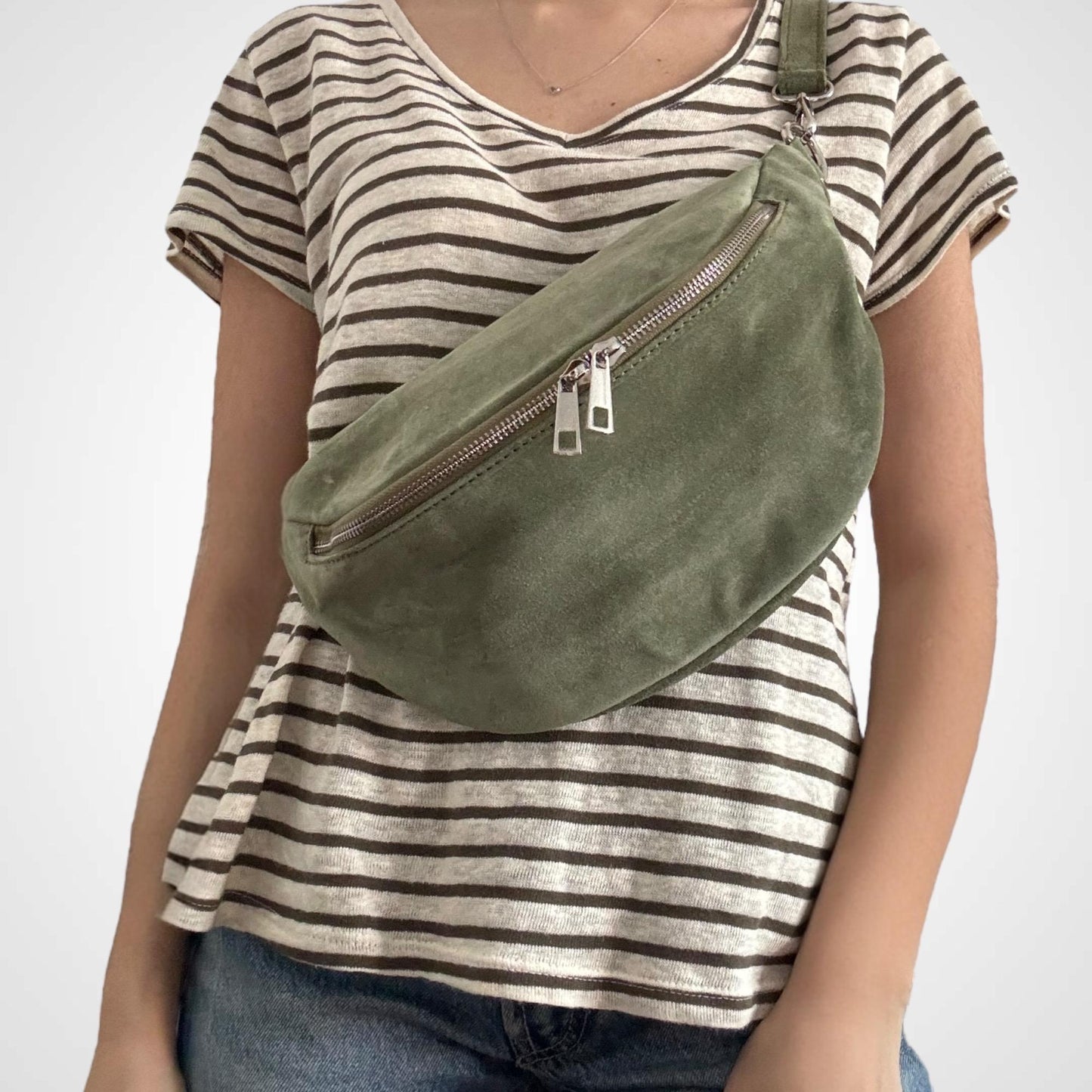 Wildleder Crossbody Bag, Umhängetasche Damen, Crossbag Veloursleder, Bauchtasche Wildleder, Gürteltasche, Tasche aus Wildleder, Mittelgroß