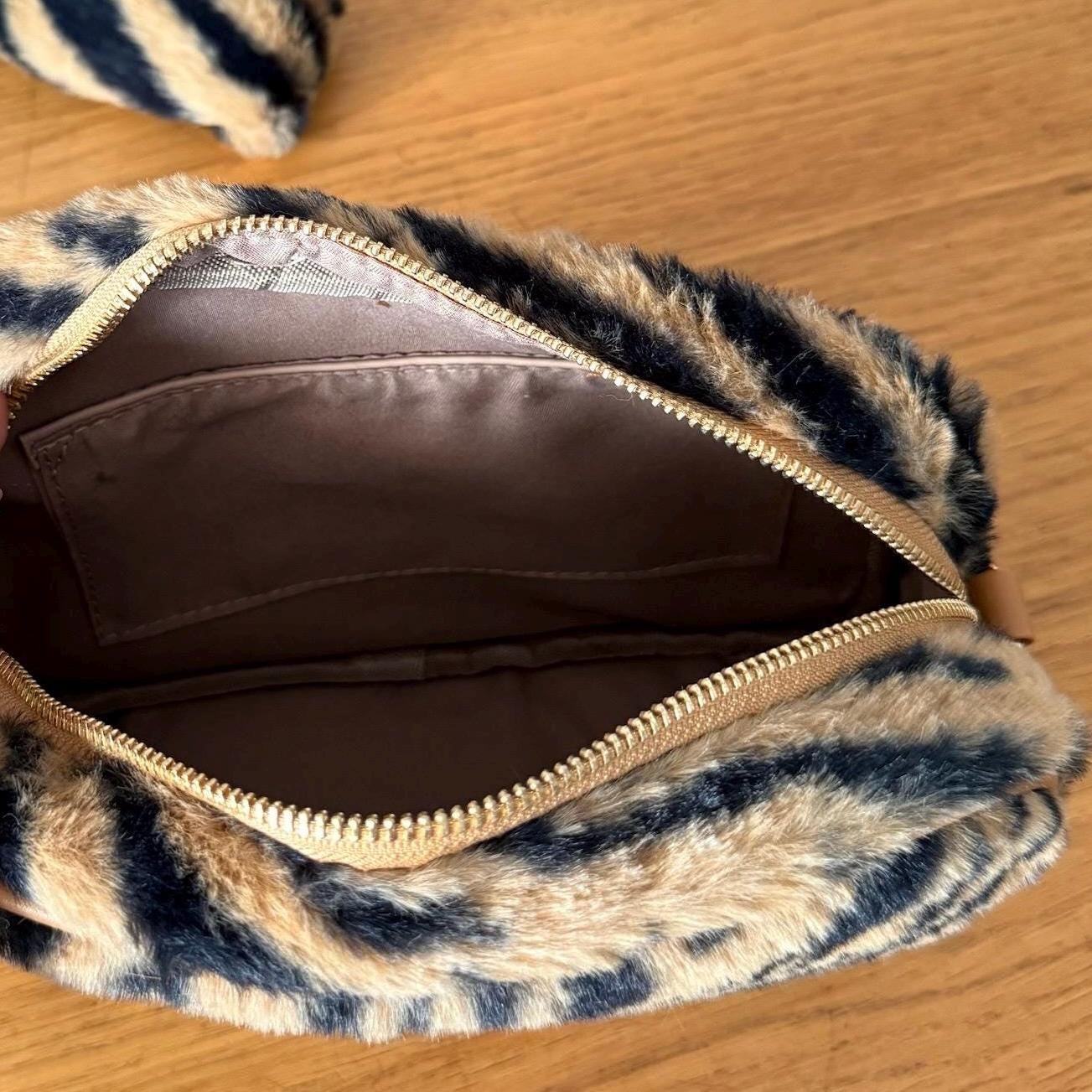 Damen Teddy Tasche Zebra Crossbody Braun – Plüsch Bauchtasche mit Geldbörse
