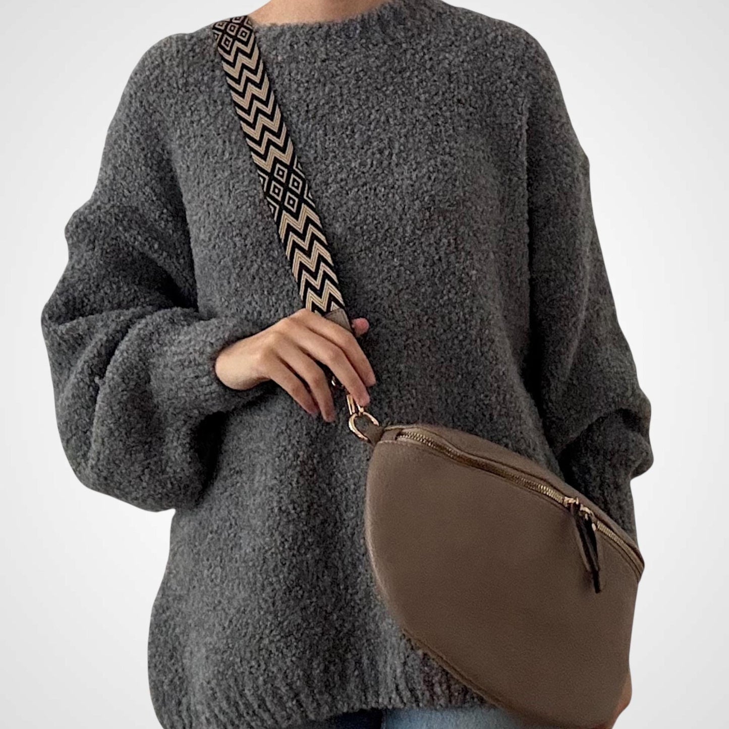 Damen Crossbody Tasche Groß Taupe – Umhängetasche mit Gold Reißverschluss VEGAN